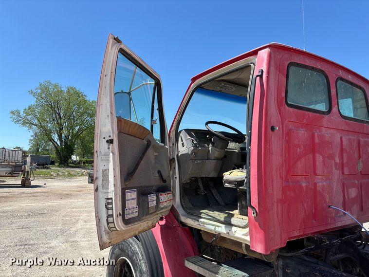 image for item FC5594 1998 Ford LT8513 ready mix truck