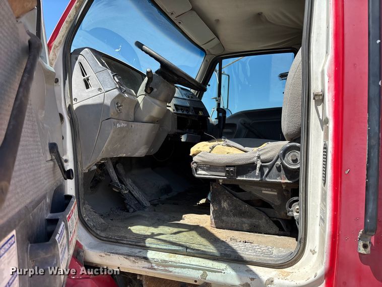 image for item FC5594 1998 Ford LT8513 ready mix truck
