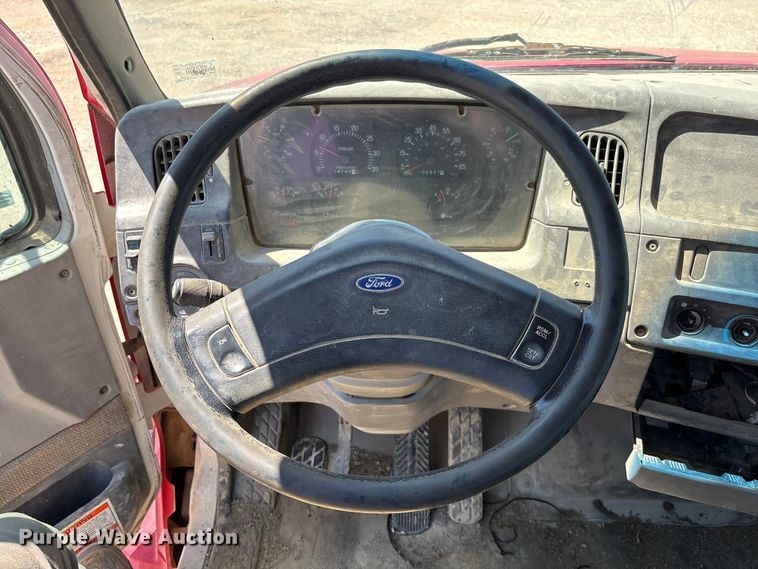 image for item FC5594 1998 Ford LT8513 ready mix truck