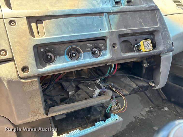 image for item FC5594 1998 Ford LT8513 ready mix truck
