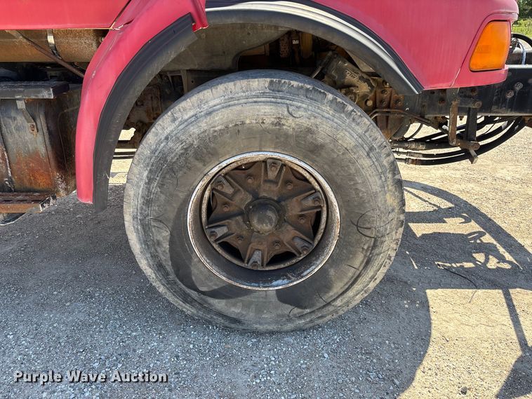 image for item FC5594 1998 Ford LT8513 ready mix truck