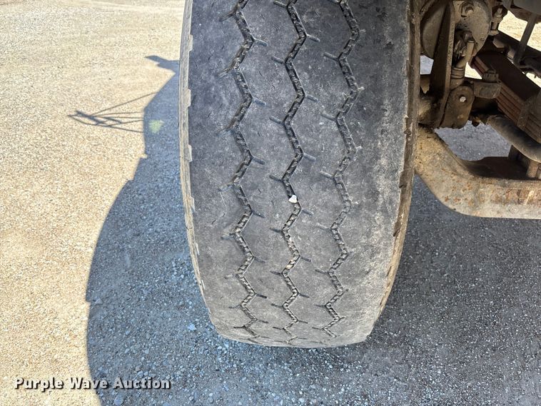 image for item FC5594 1998 Ford LT8513 ready mix truck