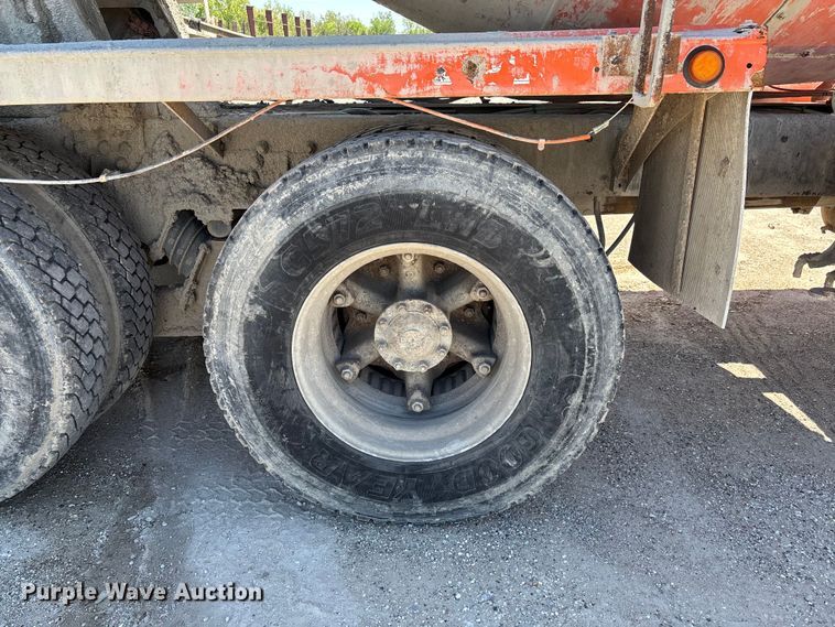 image for item FC5594 1998 Ford LT8513 ready mix truck