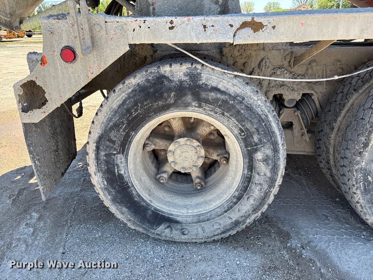 image for item FC5594 1998 Ford LT8513 ready mix truck