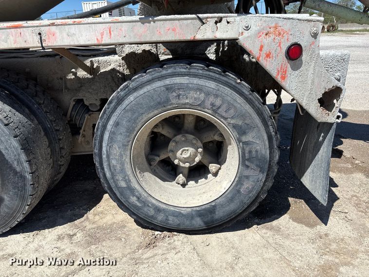 image for item FC5594 1998 Ford LT8513 ready mix truck