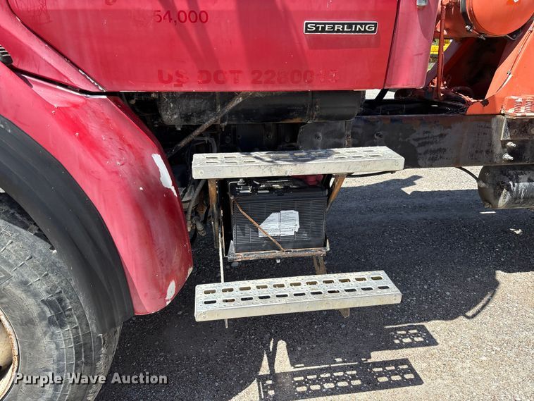 image for item FC5595 2001 Sterling L8500 ready mix truck