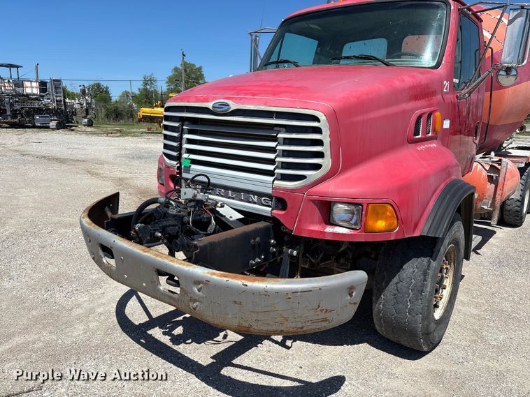 image for item FC5595 2001 Sterling L8500 ready mix truck