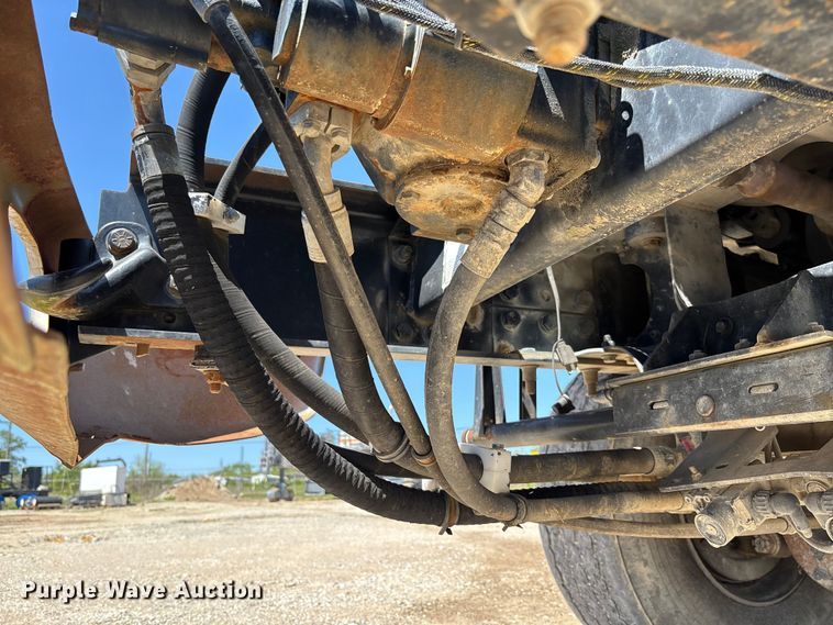 image for item FC5595 2001 Sterling L8500 ready mix truck