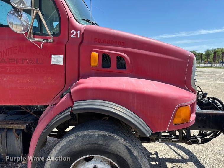 image for item FC5595 2001 Sterling L8500 ready mix truck
