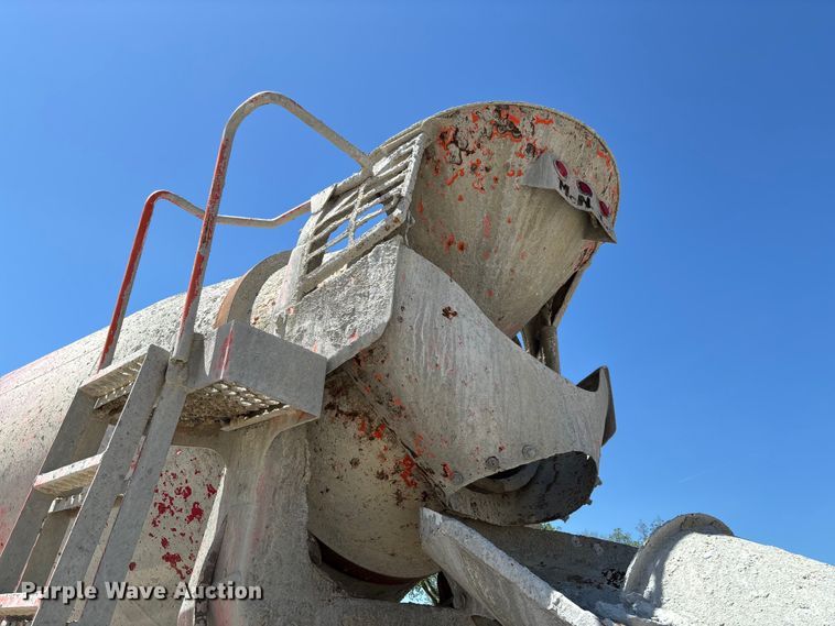 image for item FC5595 2001 Sterling L8500 ready mix truck