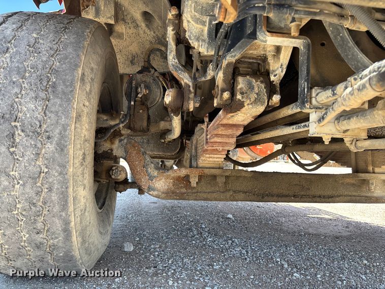 image for item FC5595 2001 Sterling L8500 ready mix truck