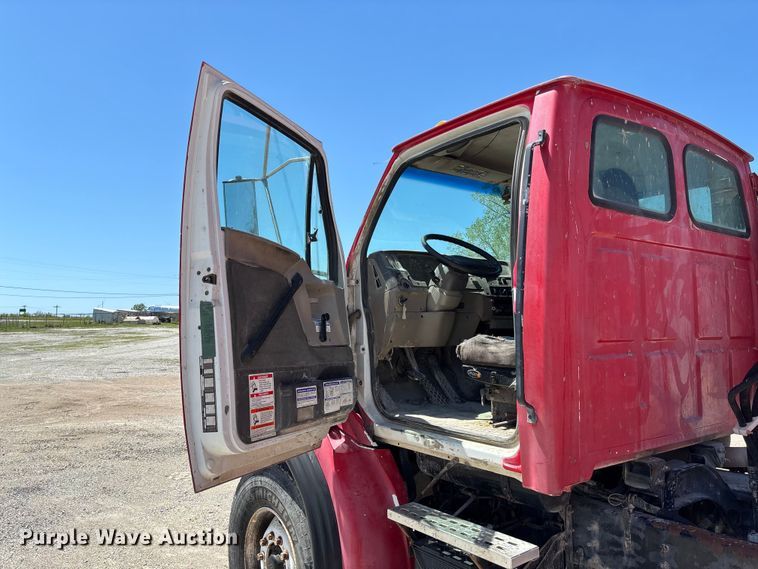 image for item FC5595 2001 Sterling L8500 ready mix truck