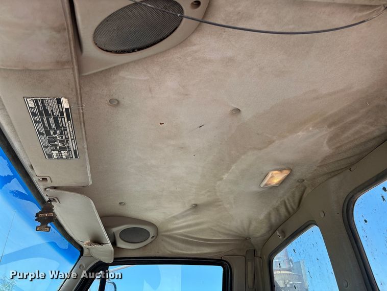 image for item FC5595 2001 Sterling L8500 ready mix truck