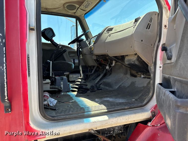 image for item FC5595 2001 Sterling L8500 ready mix truck