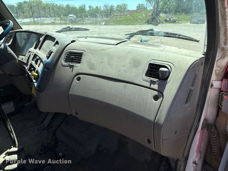 image for item FC5595 2001 Sterling L8500 ready mix truck