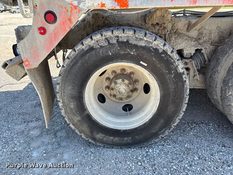 image for item FC5595 2001 Sterling L8500 ready mix truck