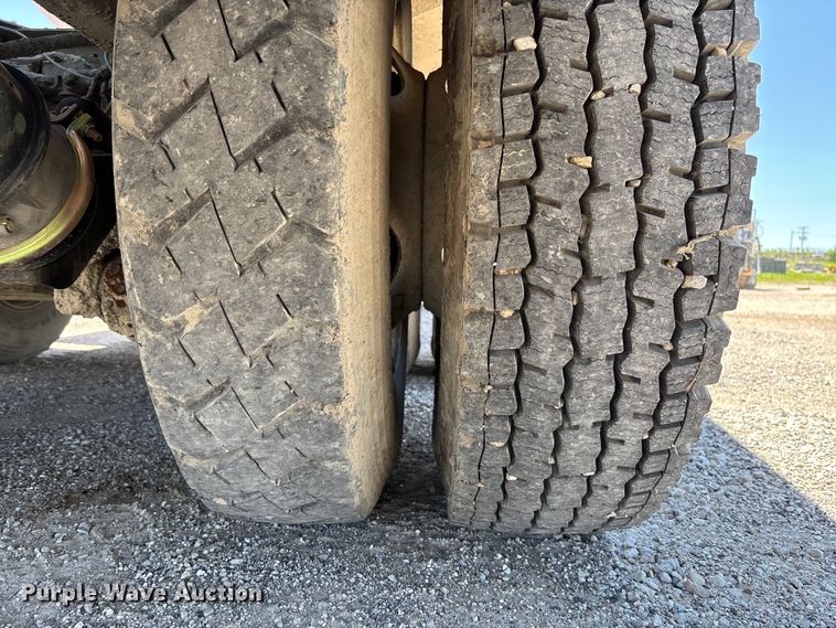 image for item FC5595 2001 Sterling L8500 ready mix truck