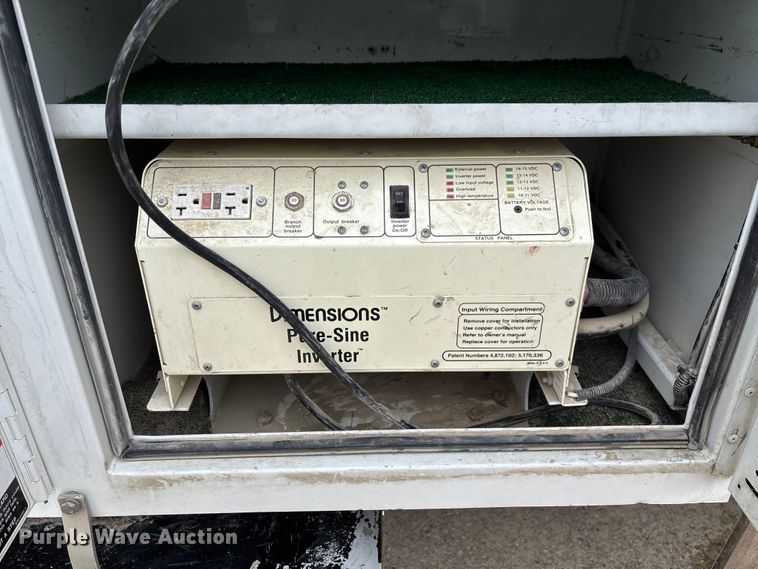 image for item FC5600 2014 Kenworth T400 bucket truck