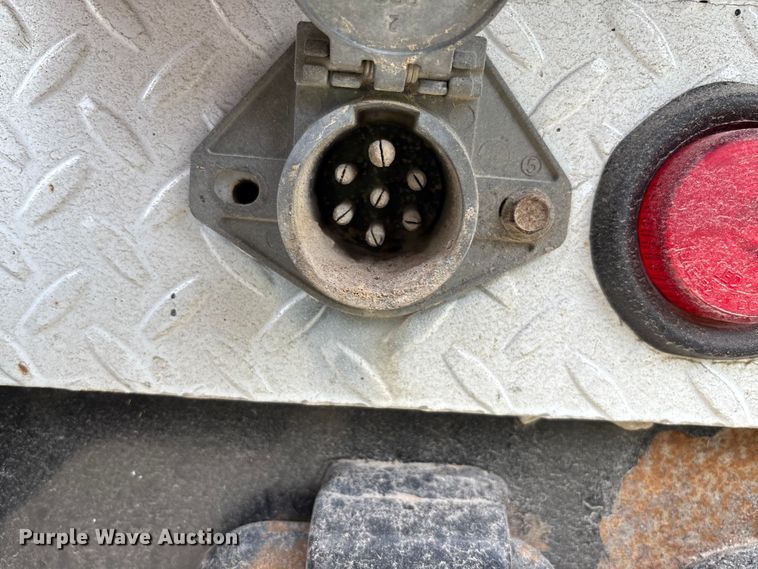 image for item FC5600 2014 Kenworth T400 bucket truck