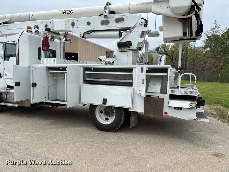 image for item FC5600 2014 Kenworth T400 bucket truck