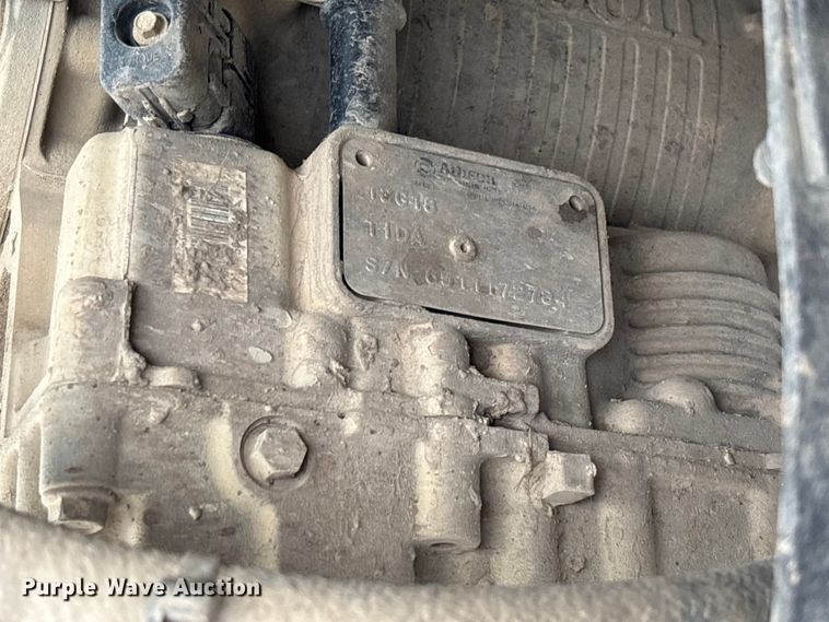 image for item FC5600 2014 Kenworth T400 bucket truck