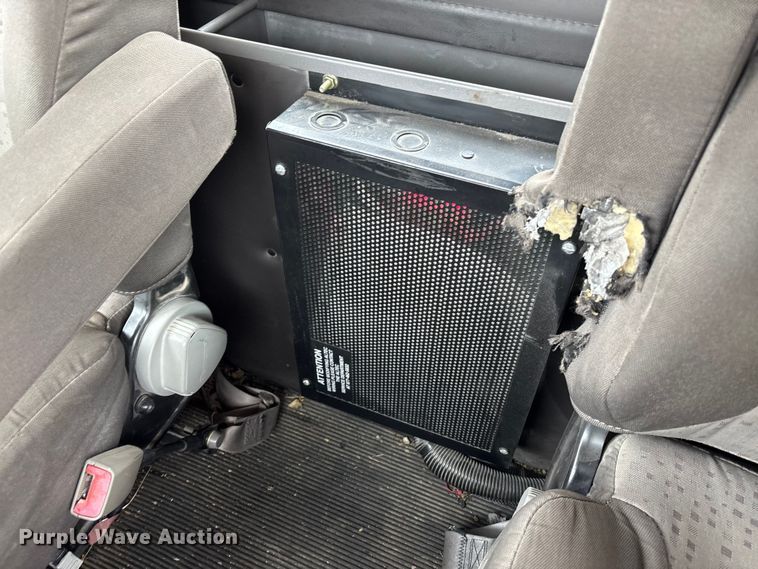 image for item FC5600 2014 Kenworth T400 bucket truck