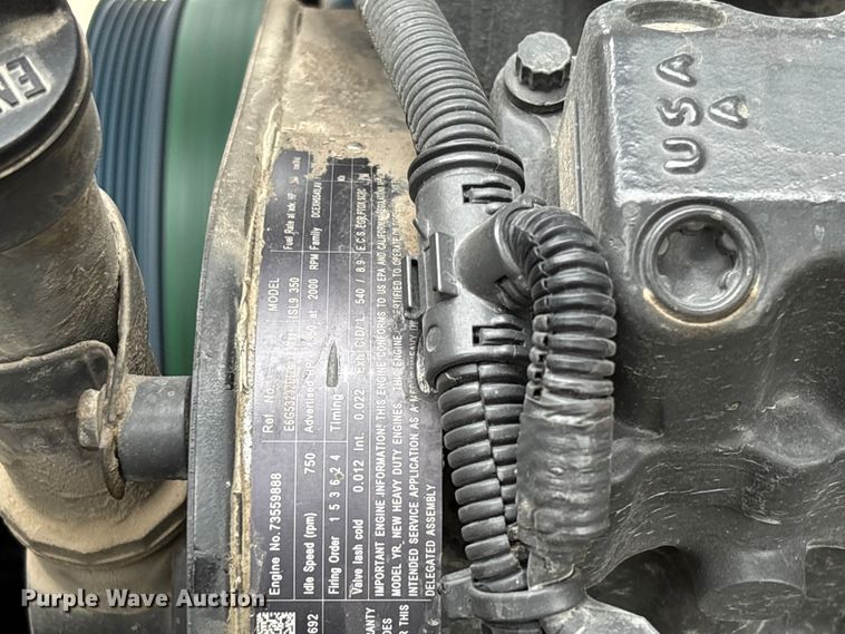 image for item FC5600 2014 Kenworth T400 bucket truck