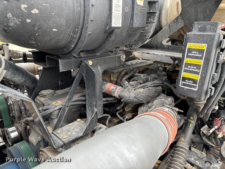 image for item FC5600 2014 Kenworth T400 bucket truck