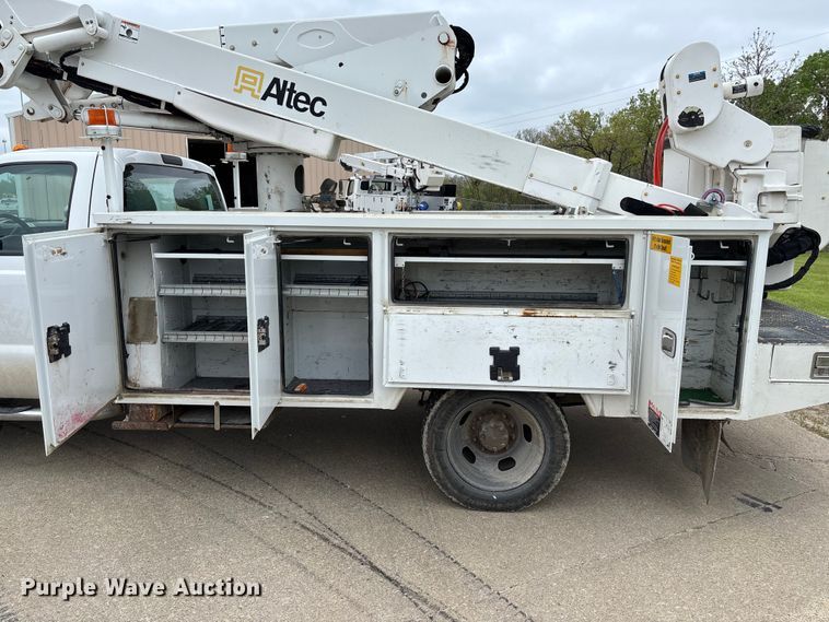 image for item FC5601 2016 Ford F550 Super Duty XL bucket truck