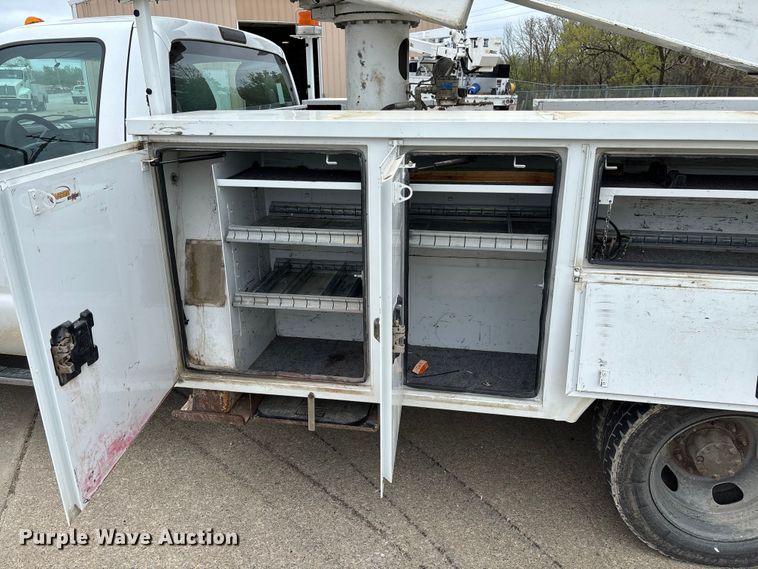image for item FC5601 2016 Ford F550 Super Duty XL bucket truck
