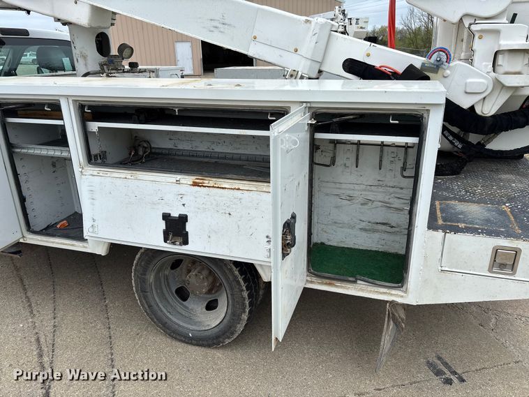 image for item FC5601 2016 Ford F550 Super Duty XL bucket truck