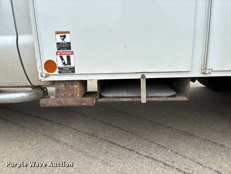 image for item FC5601 2016 Ford F550 Super Duty XL bucket truck