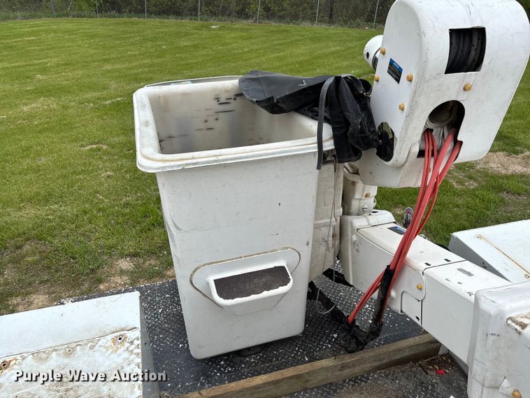 image for item FC5601 2016 Ford F550 Super Duty XL bucket truck
