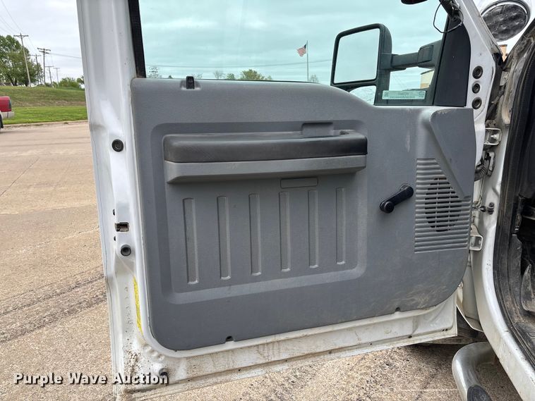 image for item FC5601 2016 Ford F550 Super Duty XL bucket truck
