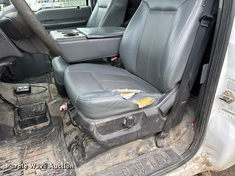 image for item FC5601 2016 Ford F550 Super Duty XL bucket truck