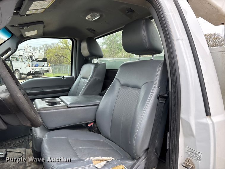 image for item FC5601 2016 Ford F550 Super Duty XL bucket truck