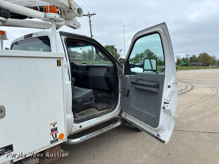 image for item FC5601 2016 Ford F550 Super Duty XL bucket truck
