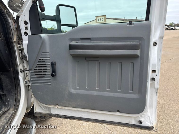 image for item FC5601 2016 Ford F550 Super Duty XL bucket truck