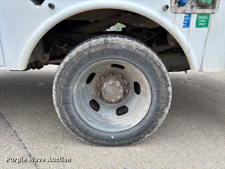 image for item FC5601 2016 Ford F550 Super Duty XL bucket truck