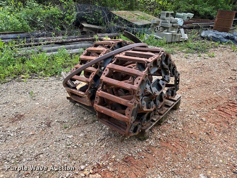 image for item FC5675 Grouser over the tire tracks