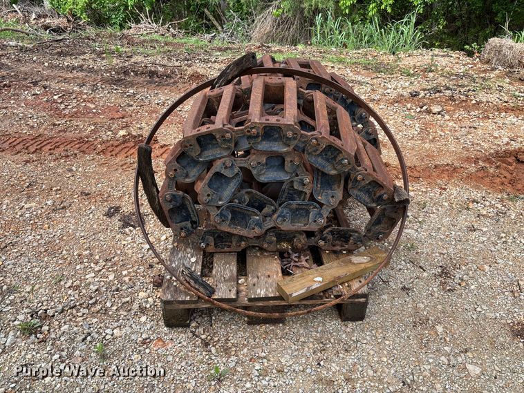 image for item FC5675 Grouser over the tire tracks