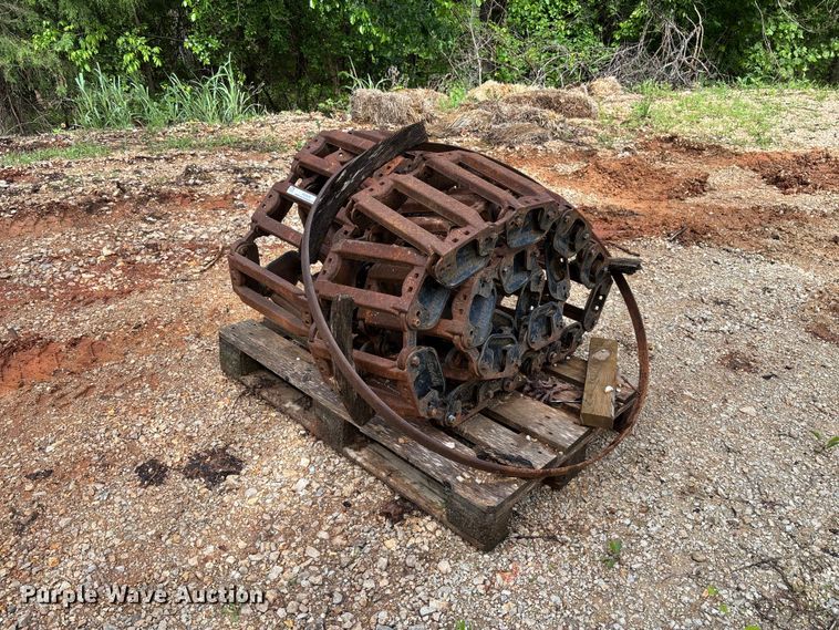image for item FC5675 Grouser over the tire tracks
