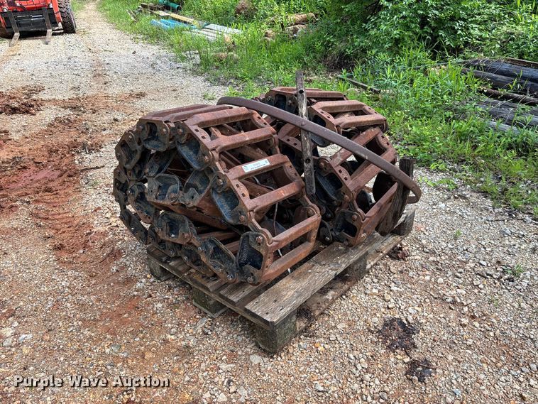 image for item FC5675 Grouser over the tire tracks