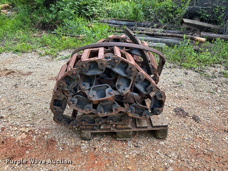 image for item FC5675 Grouser over the tire tracks