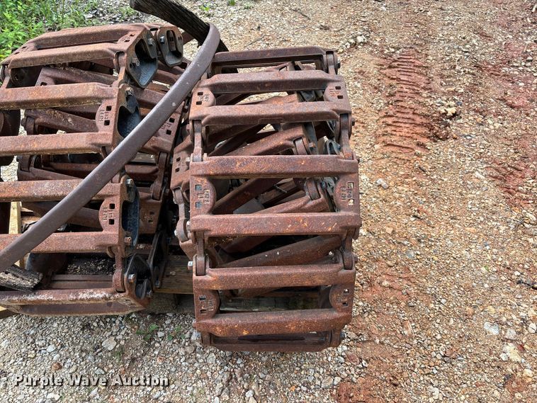 image for item FC5675 Grouser over the tire tracks