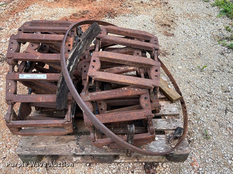 image for item FC5675 Grouser over the tire tracks
