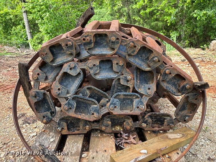 image for item FC5675 Grouser over the tire tracks