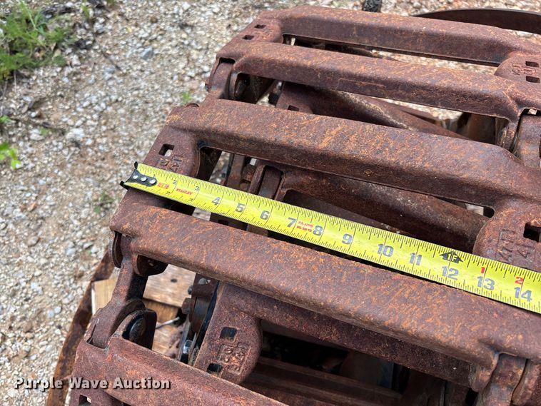 image for item FC5675 Grouser over the tire tracks