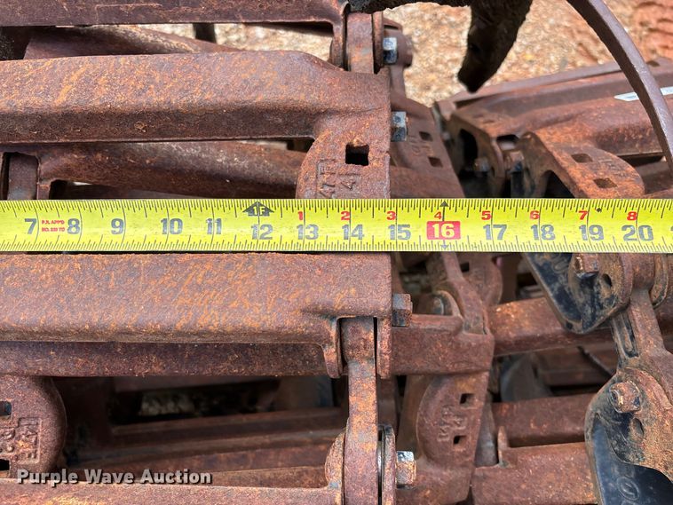 image for item FC5675 Grouser over the tire tracks