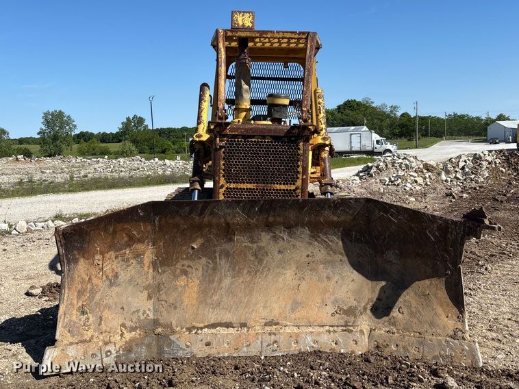 image for item FC5714 1989 Komatsu D53A-17 dozer